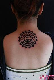 ສາວ back sun totem ຮູບ tattoo