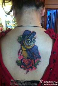 Zadní klasický sova tetování vzor