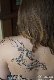 Beau motif de tatouage de cheval simple dos