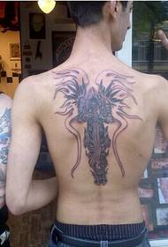 国外男生背部经典战神纹身图案图片