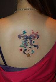 გოგონა უკან მშვილდი და პატარა ვარსკვლავი tattoo სურათი