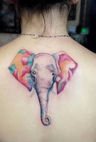 момиче обратно цветна татуировка слон