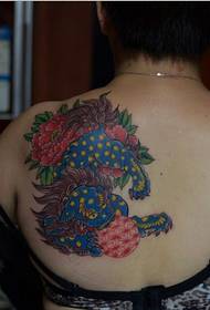 immagine della foto del tatuaggio del leone di Tang di bell'aspetto della personalità delle donne di modo