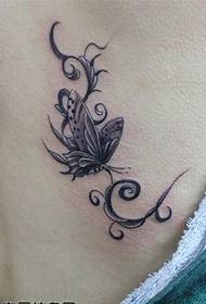 Bella immagine posteriore bellissima farfalla modello di tatuaggio tatuaggio