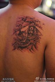 Gambar tato berlayar jangkar mercusuar kembali dibagi oleh acara tato