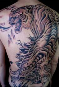 Back classic inotyisa kukwira tiger tattoo pikicha