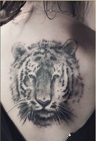 immagine del modello del tatuaggio della testa della tigre di bell'aspetto della personalità delle donne di modo