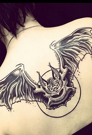 pachako fashoni back bat tattoo mufananidzo pikicha