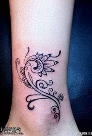 Γυναίκα μοτίβο τατουάζ αστράγαλο τοτέμ