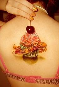 foto e bukur e tatuazhit të tortave të freskëta për torta të freskëta
