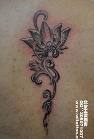 Nazaj osebnostni vzorec tetovaže lotusa totem
