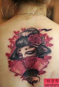 Hình xăm lưng geisha