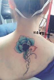 kadın arka Lotus dövme resmi önerilen resim