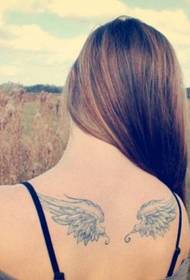 späť elegantné tetovanie krídla