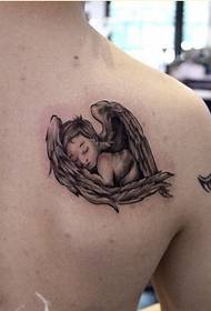 personeco reen modo bela anĝelo flugiloj tatuaje bildo