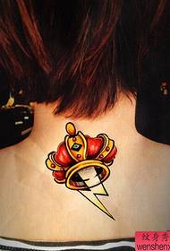The best tattoo museum recommends a woman's colorful crown tattoo