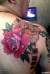 Iphethini yemibala ye-peony tattoo enemuva