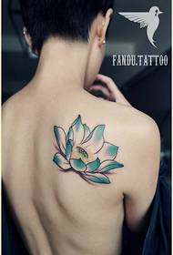 bella schiena bella immagine del modello del tatuaggio del loto di colore