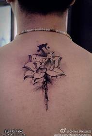 Ar ais pictiúr tatú Lotus sanskrit