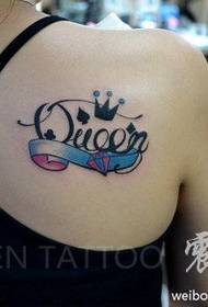Femaleенска позадина буква шема на тетоважи