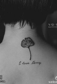 majhen vzorec tatoo listov svežega lotosa