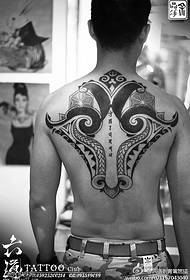 paslaptingas totemo dvigubos gyvatės tatuiruotės modelis