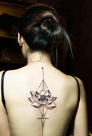 Schoonheid terug alleen prachtige lotus tattoo patroon foto
