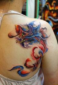 recommander une belle couleur de motif de tatouage phénix