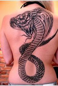 tatuaggio alla moda bel cobra