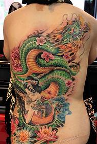 tatuaje de dragón de espalda completa súper guapo de moda para hombres