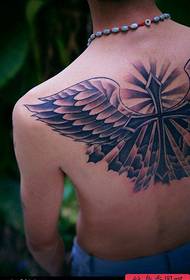 Bumalik ang mga cross wing tattoo figure na pagbabahagi ng tattoo