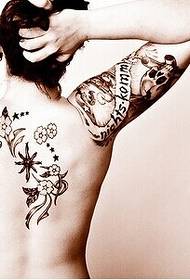 kaunis sisko takaisin lumoava kukka viiniköynnös tatuointi kuva