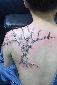 foto di tatuaggio di ramoscello fiorito di bell'aspetto alla moda maschile indietro