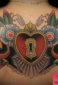 Atpakaļ vecās skolas mīlestības sirds slēdzenes tetovējums modelis