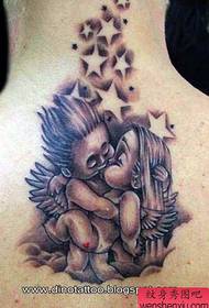 Zadné anjelské tetovanie