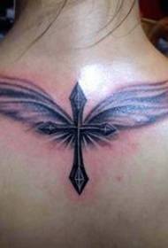 Patrón de tatuaje trasero: imagen de patrón de tatuaje de alas cruzadas traseras