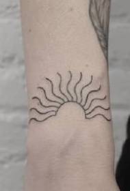 Tatuaje de ondas de agua: un conjunto de imágenes simples de tatuajes de ondas de agua negras de la mano