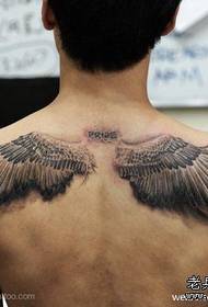 Modello di tatuaggio ali di aquila posteriori