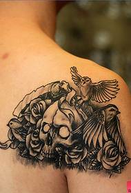 Tetovēšanas šovs, iesakām muguru, rozi, putnu tetovējumu, tetovējumu