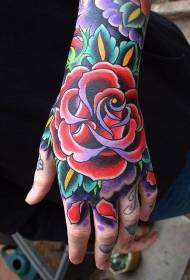 Modello di tatuaggio rosa stile tradizionale colorato a mano