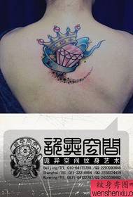 Krásný zadní koruna a diamantové tetování vzor pro dívky