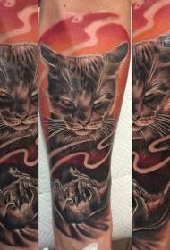 Padrão de tatuagem do braço demônio gato personalidade