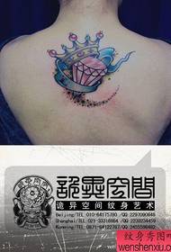 Elegante modello di tatuaggio con corona di diamanti sul retro per ragazze