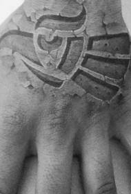 Hånd tilbage sten stil sort utroligt dekorative tatovering mønster
