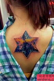 Vackert rygg femspetsstjärna tom tatuering mönster