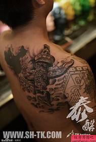 Masciu di ritornu iconicu di tatuatu di Great Great Wall