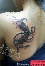 Cleití bainise bainise coitianta agus patrún tattoo muince