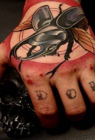 Paže barevné kolo s tetováním hmyzu