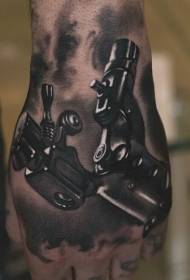 Komesch schwaarz realistesch Tattoo Maschinn Tattoo op der Réck vun der Hand