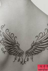 ลายสักปีกหลัง